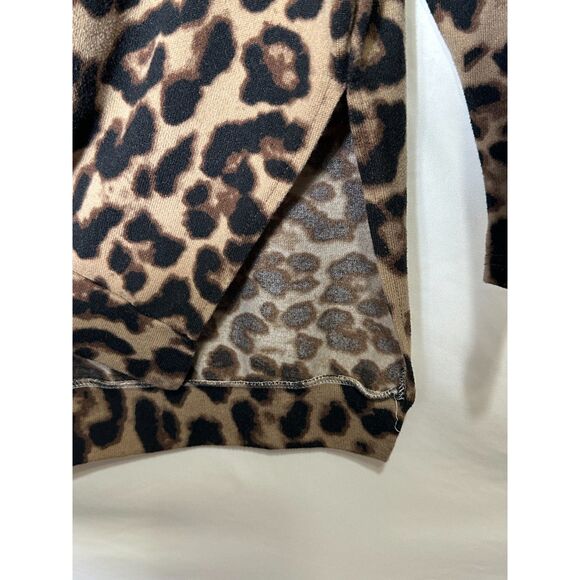 Amaryllis Animal Print, Oversized Sweater Size M Side Slits Long Sleeve Stretchy - Picture 3 of 6